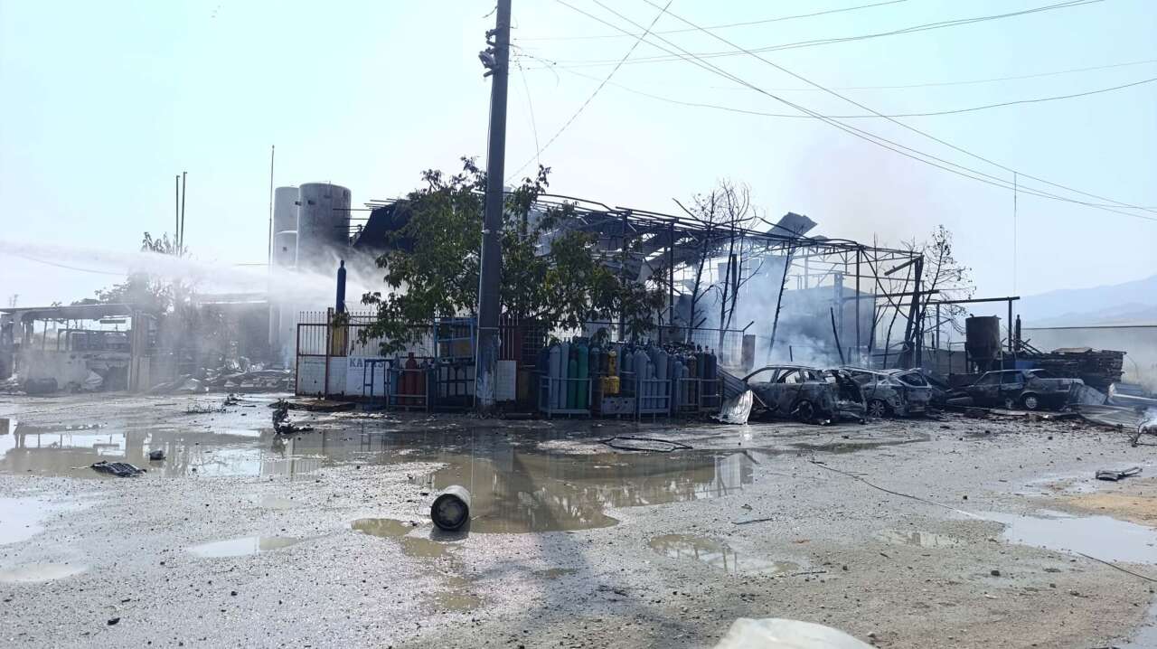 Oksijen dolum tesisinde patlama! 2 yaralı var 11